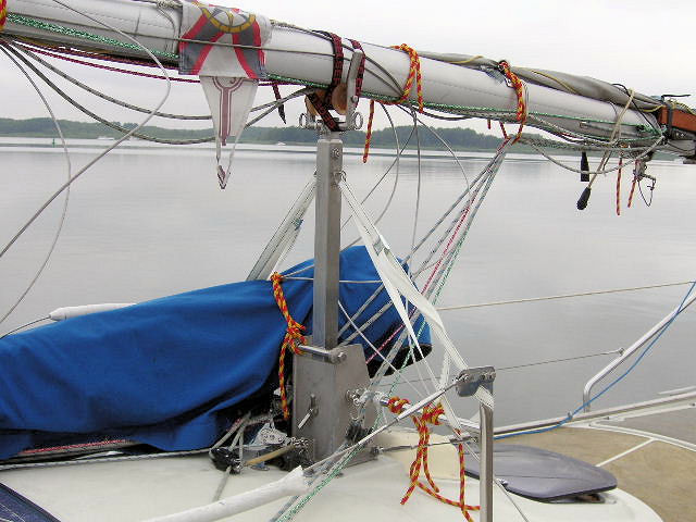 Mast bei langer Maschinenfahrt - 2
