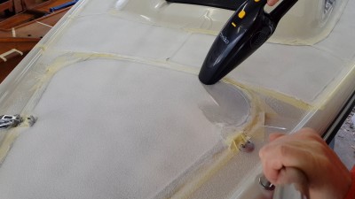 09_Absaugen.JPG (564.45 KiB) 12760 mal betrachtet Überschüssiges Granulat absaugen