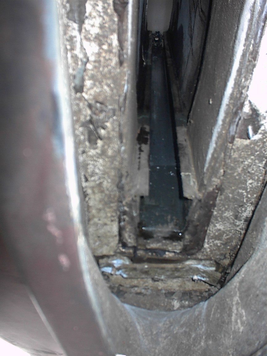 Kielkasten mit wegkorrodierten Alu-Konterplatten DY22 KielKa.jpg