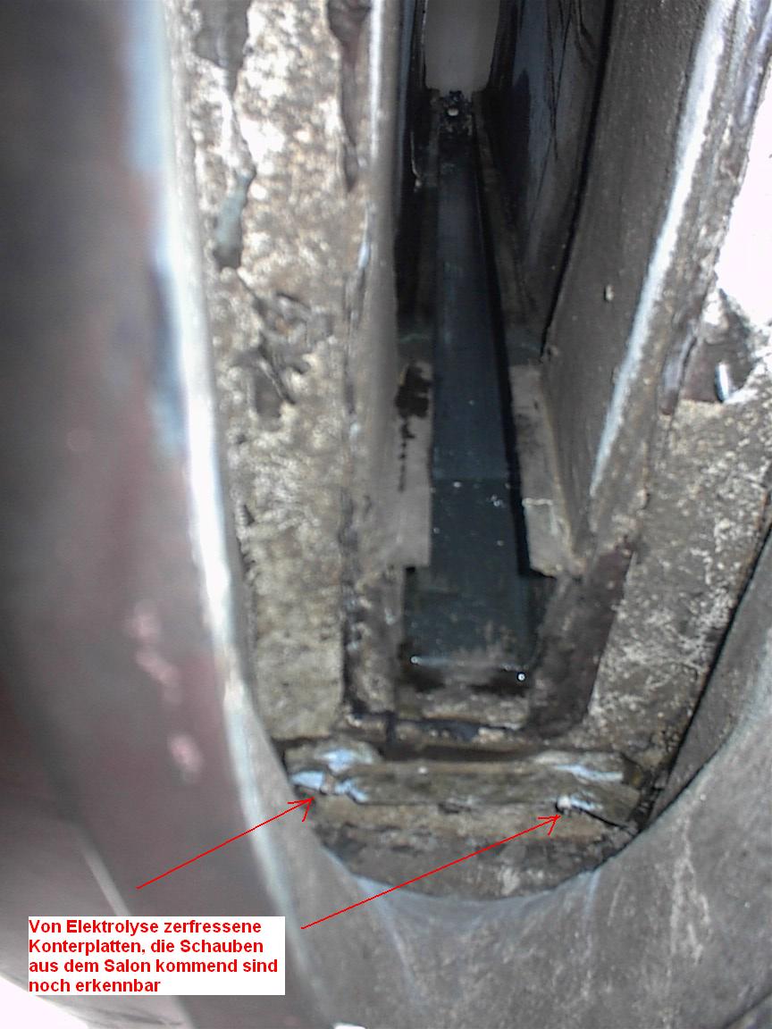 Kielkasten mit wegkorrodierten Alu-Konterplatten DY22 beschriftetKielKa.jpg